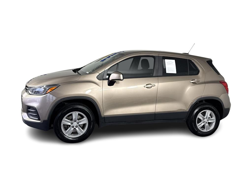 Thumbnail: 2018 Chevrolet Trax - 2