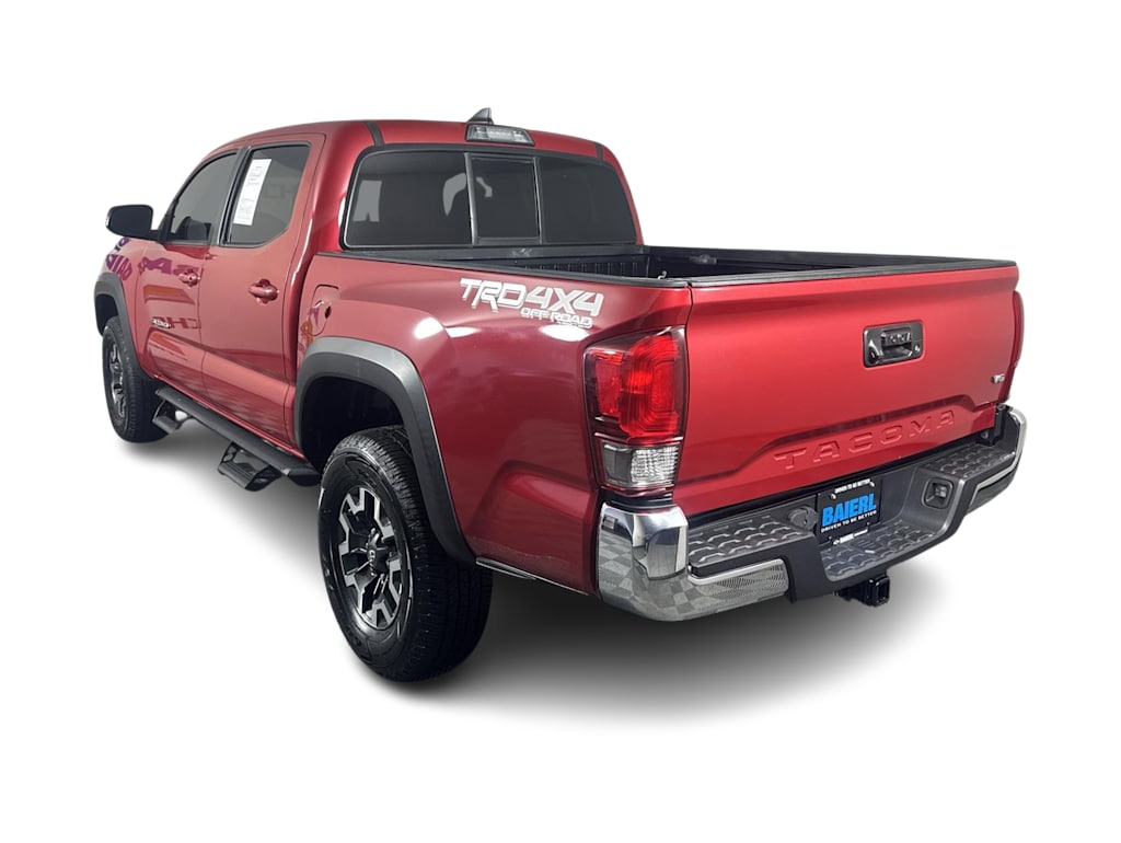 Thumbnail: 2016 Toyota Tacoma - 3