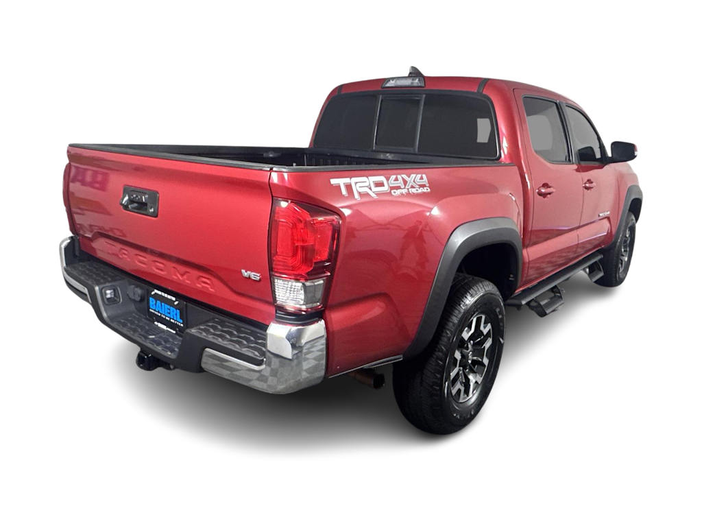 Thumbnail: 2016 Toyota Tacoma - 14