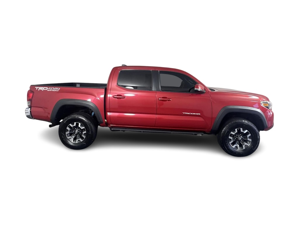 Thumbnail: 2016 Toyota Tacoma - 15