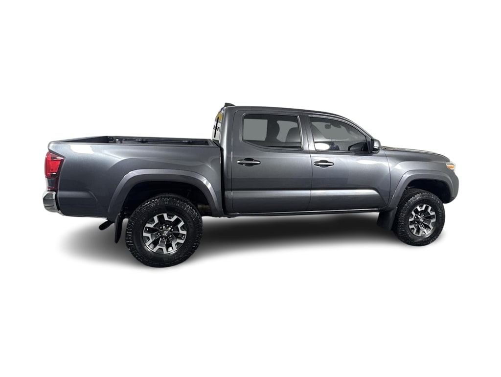 Thumbnail: 2020 Toyota Tacoma - 16