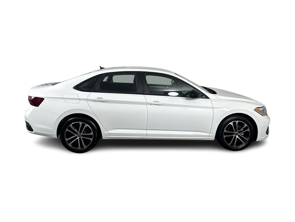 Thumbnail: 2023 Volkswagen Jetta - 16