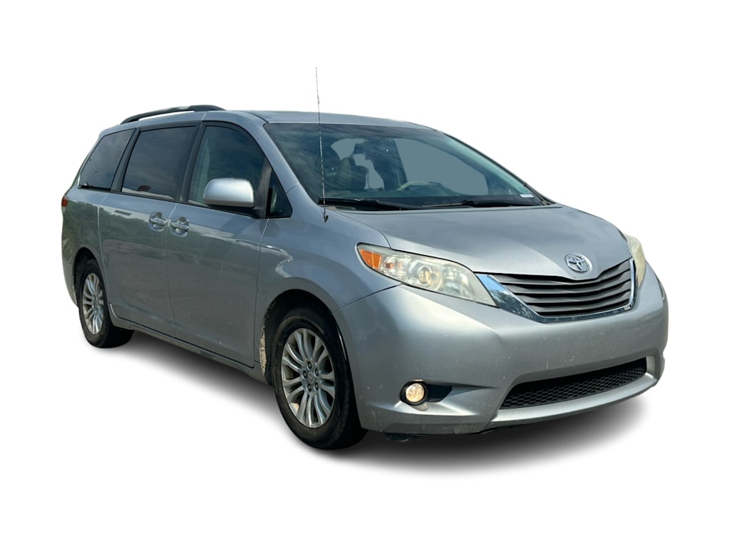 Thumbnail: 2012 Toyota Sienna - 13