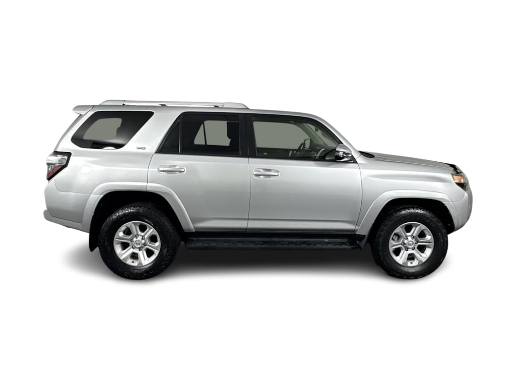 Thumbnail: 2016 Toyota 4Runner - 15