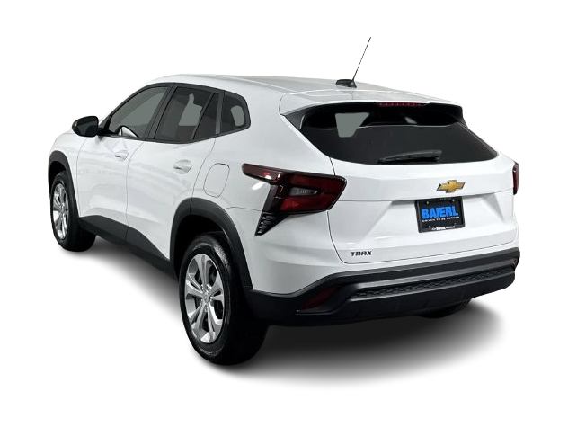 Thumbnail: 2024 Chevrolet Trax - 3