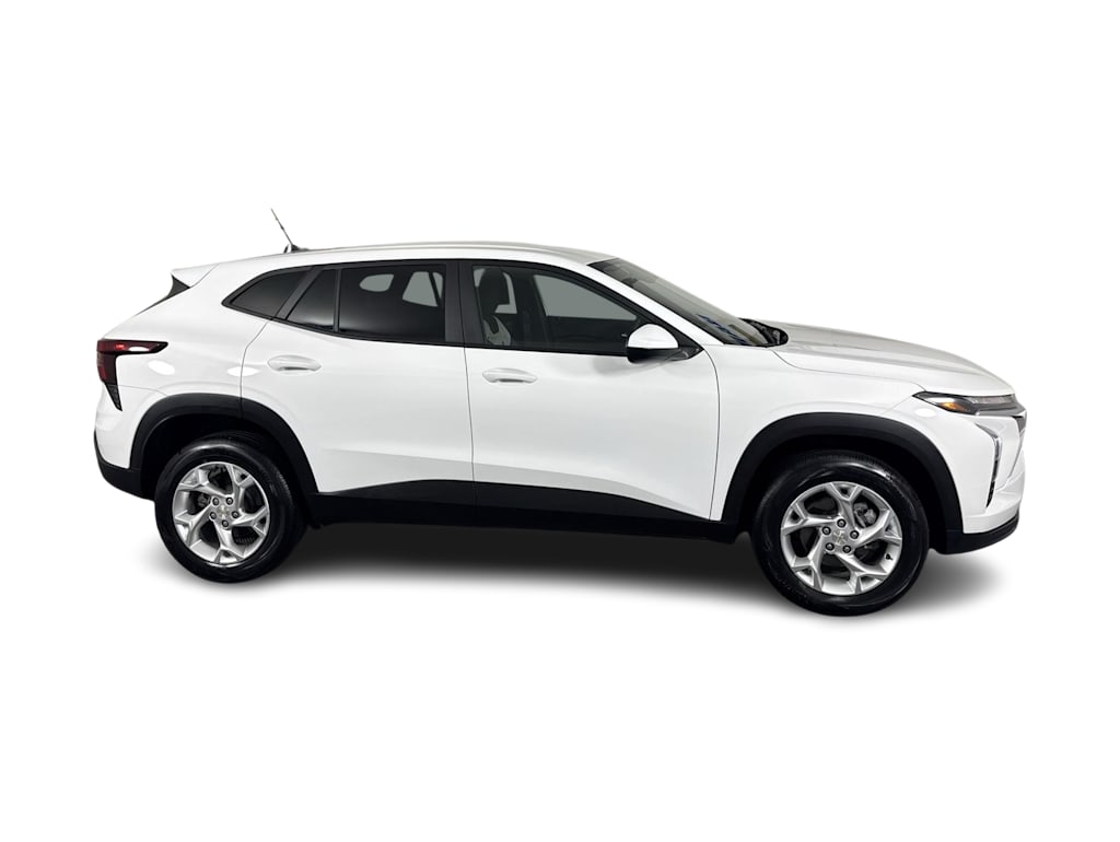 Thumbnail: 2024 Chevrolet Trax - 16