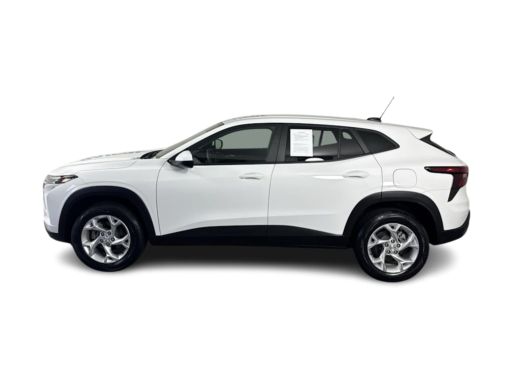 Thumbnail: 2024 Chevrolet Trax - 2