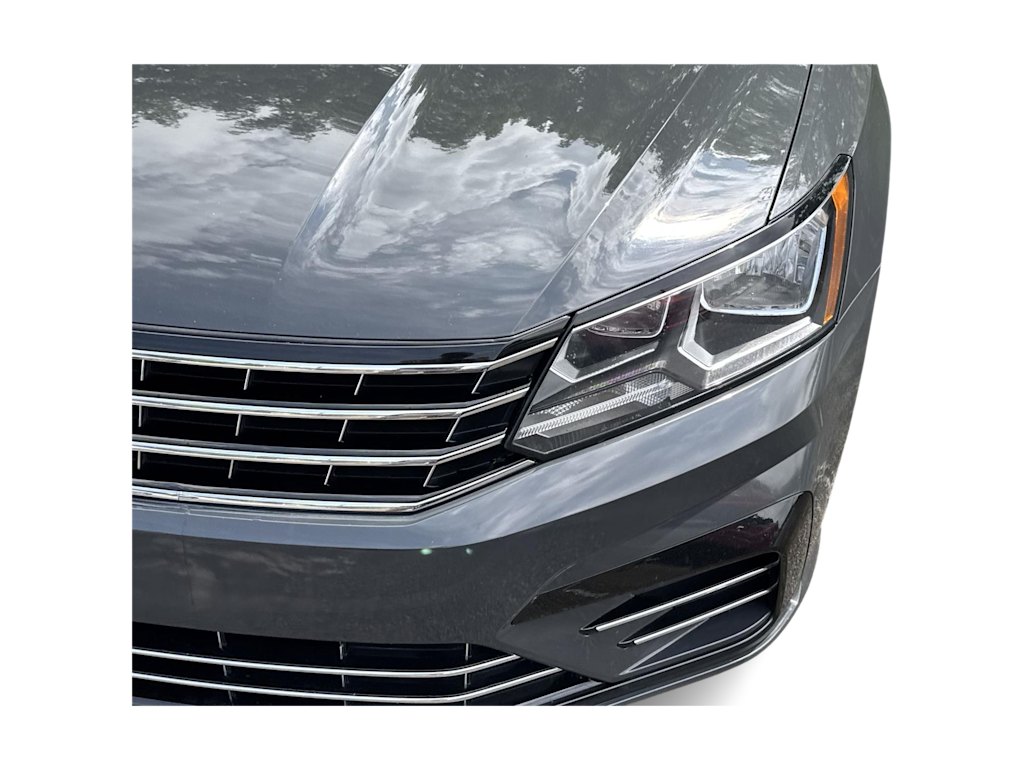 Thumbnail: 2017 Volkswagen Passat - 15