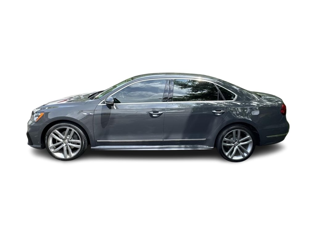 Thumbnail: 2017 Volkswagen Passat - 2