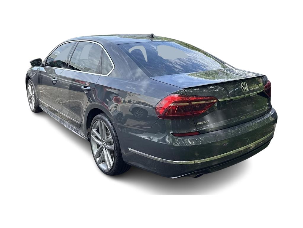Thumbnail: 2017 Volkswagen Passat - 3