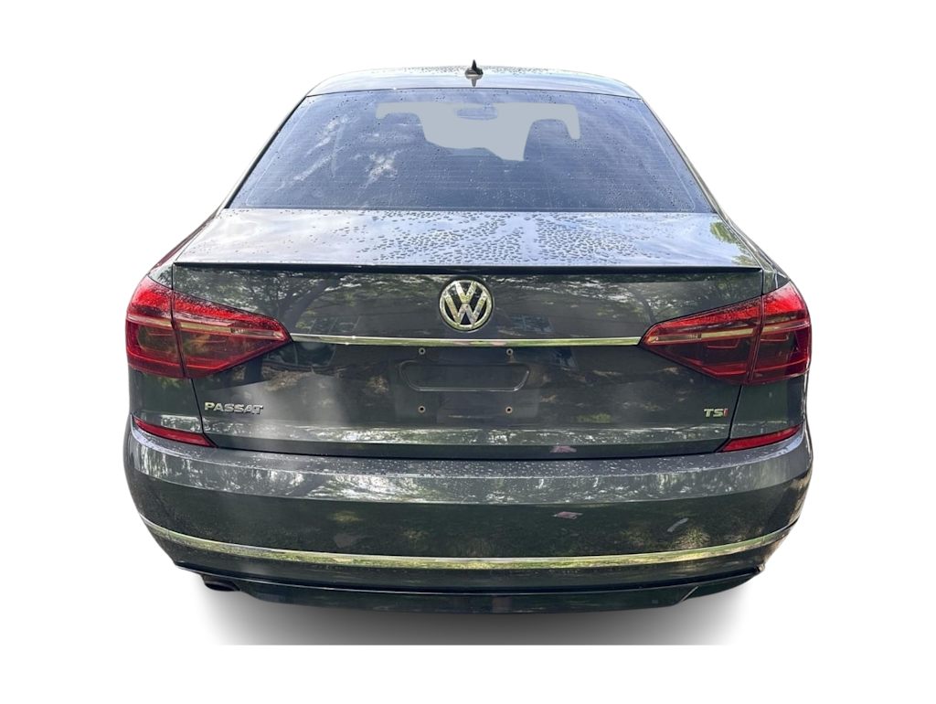 Thumbnail: 2017 Volkswagen Passat - 4