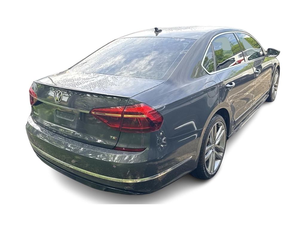Thumbnail: 2017 Volkswagen Passat - 13