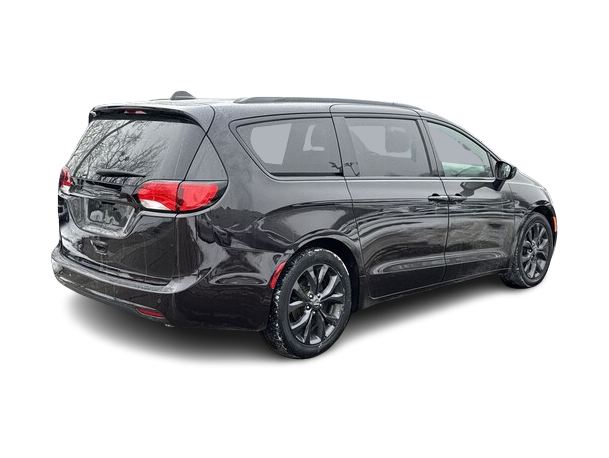 2019 Chrysler Pacifica Touring Plus 15