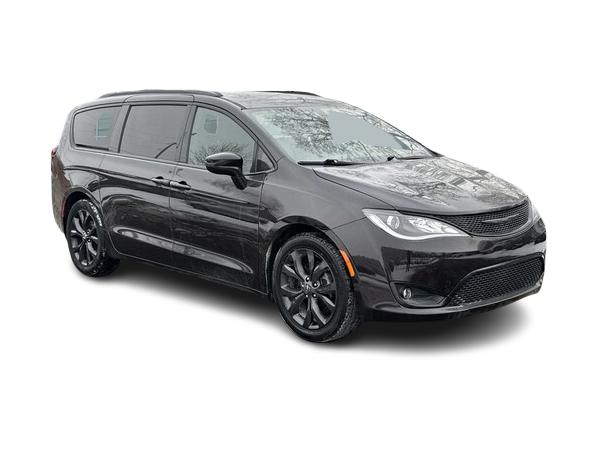 2019 Chrysler Pacifica Touring Plus 17