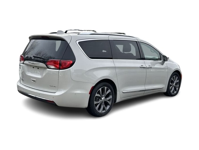 2020 Chrysler Pacifica Limited 14