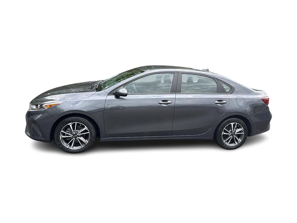 Thumbnail: 2023 Kia Forte - 3