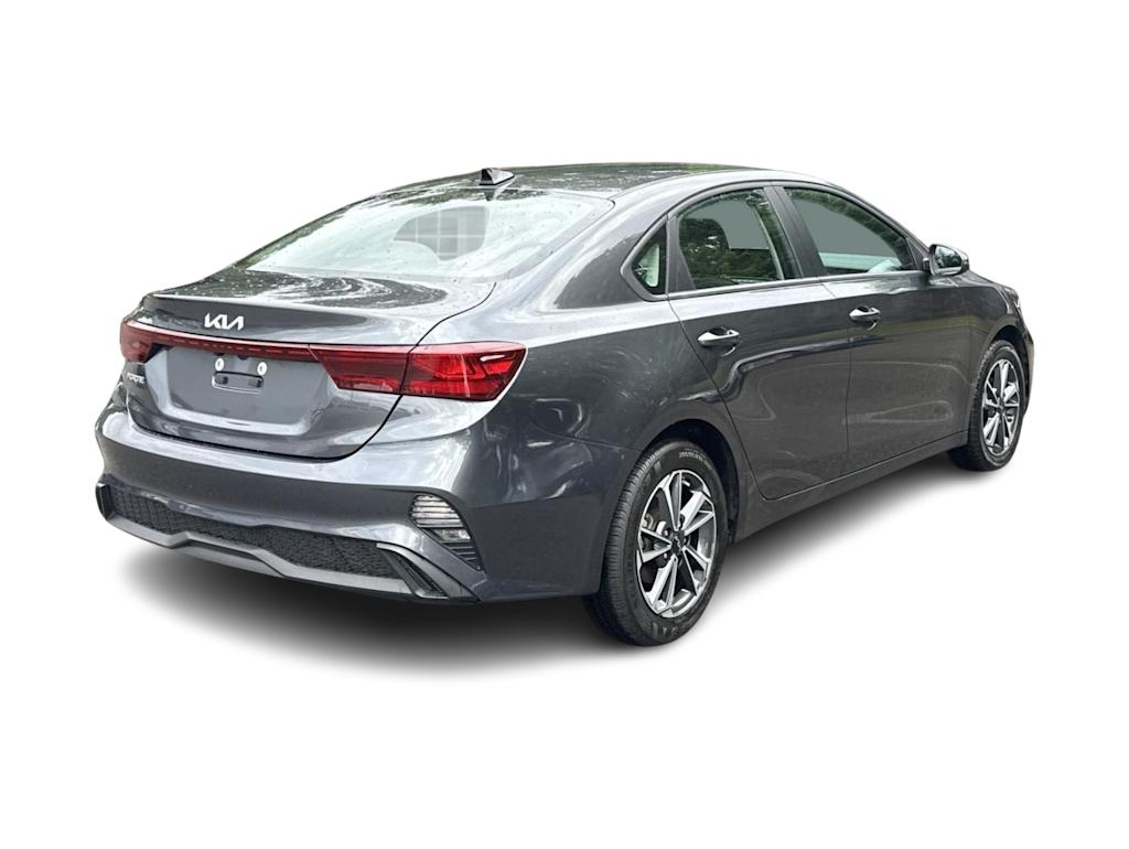 Thumbnail: 2023 Kia Forte - 15