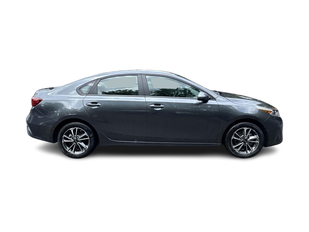 Thumbnail: 2023 Kia Forte - 16