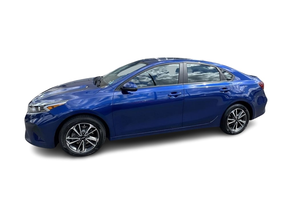 Thumbnail: 2023 Kia Forte - 3