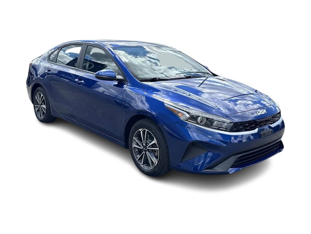 Thumbnail: 2023 Kia Forte - 16