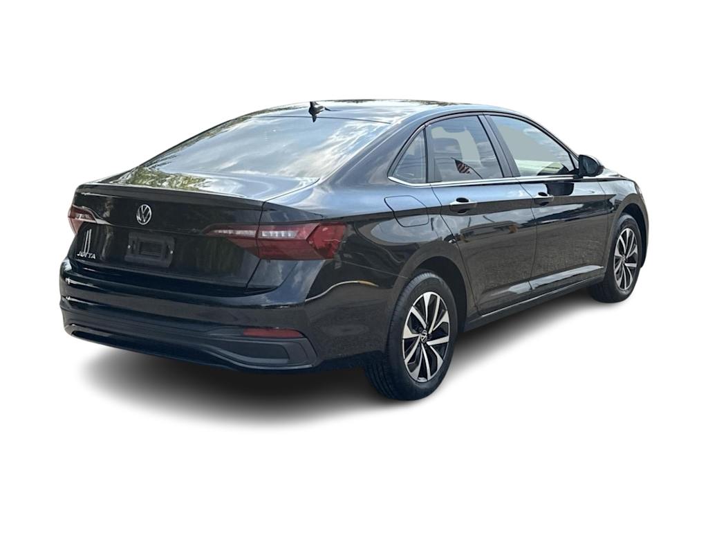 Thumbnail: 2024 Volkswagen Jetta - 17
