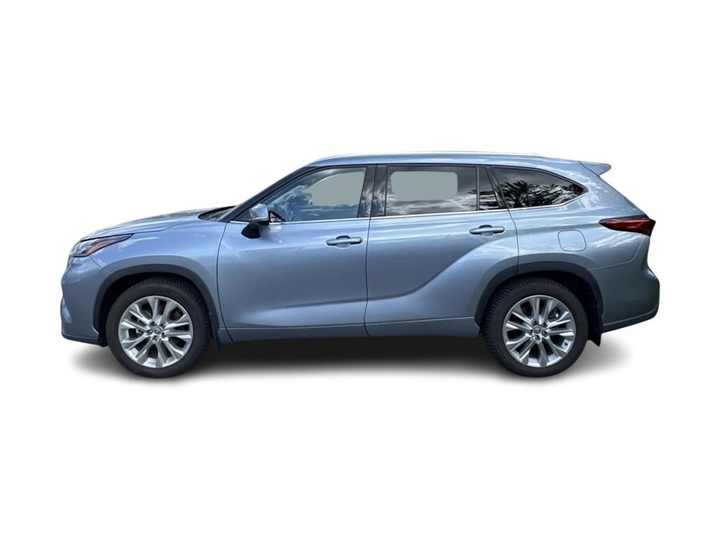 Thumbnail: 2021 Toyota Highlander - 3