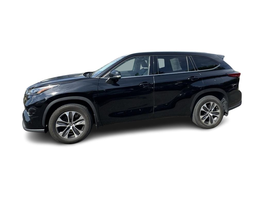 Thumbnail: 2022 Toyota Highlander - 2