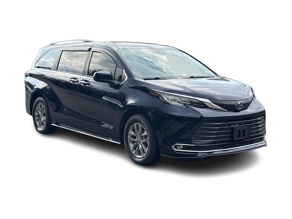 Thumbnail: 2022 Toyota Sienna - 17