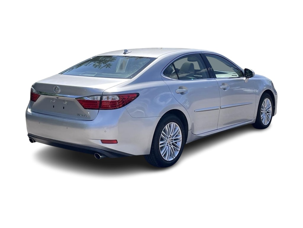 Thumbnail: 2013 Lexus ES - 17