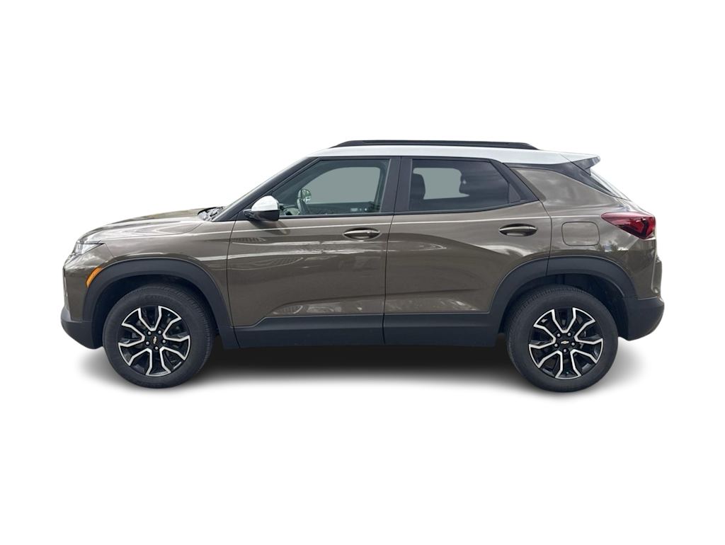 Thumbnail: 2021 Chevrolet TrailBlazer - 3