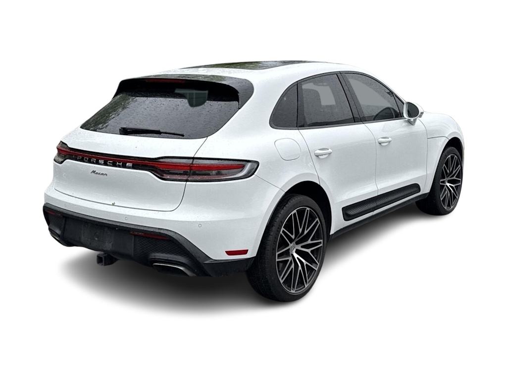 Thumbnail: 2024 Porsche Macan - 15