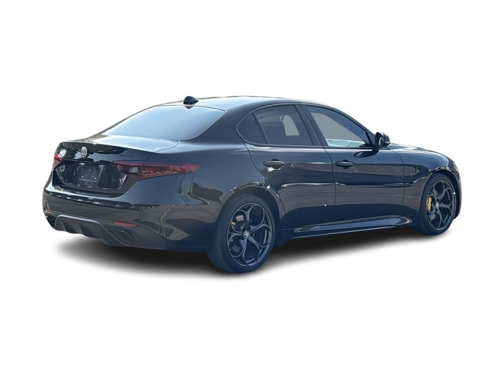 Thumbnail: 2019 Alfa Romeo Giulia - 17