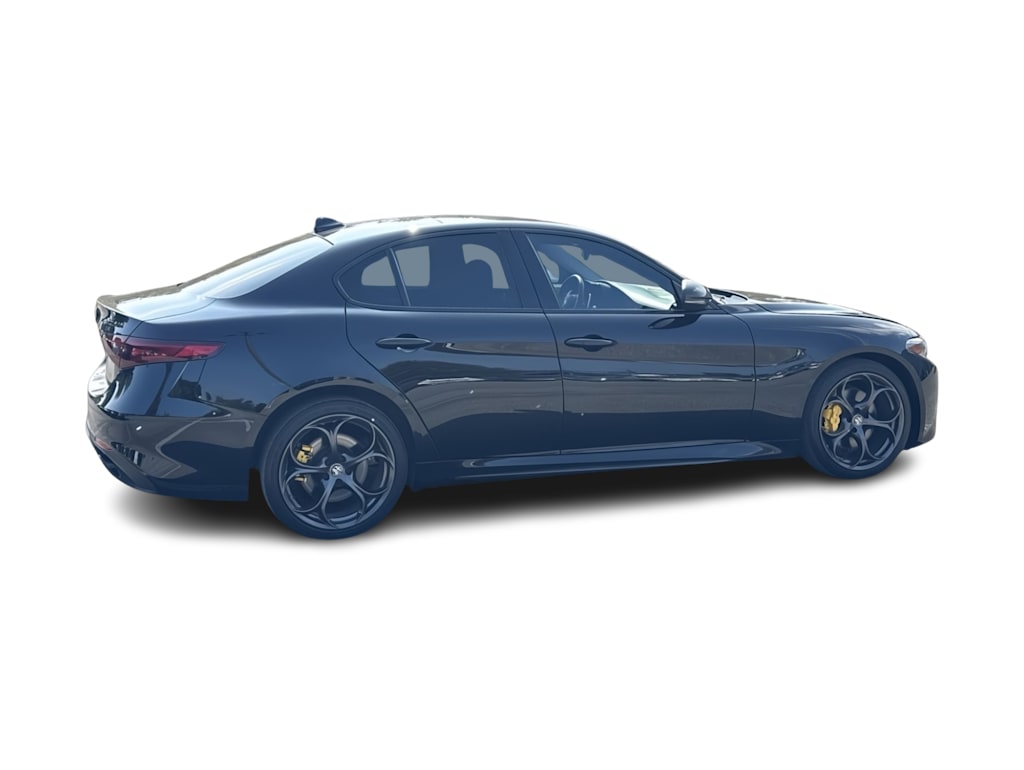 Thumbnail: 2019 Alfa Romeo Giulia - 18