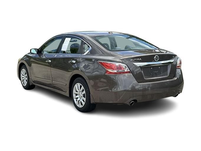 Thumbnail: 2015 Nissan Altima - 4