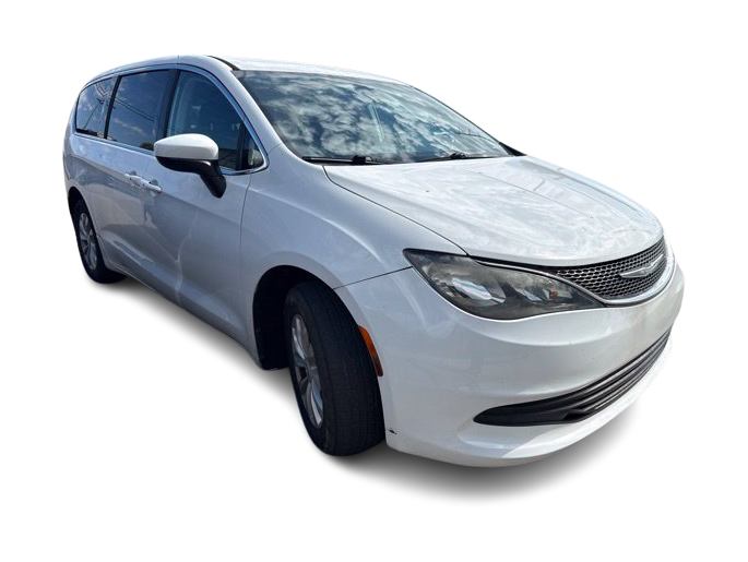 Thumbnail: 2017 Chrysler Pacifica - 8
