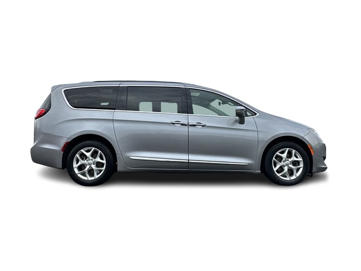 2020 Chrysler Pacifica Limited 17