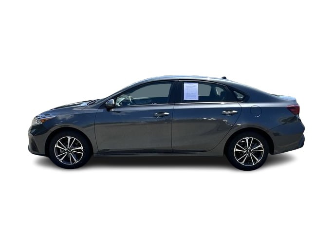 Thumbnail: 2024 Kia Forte - 3