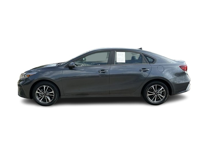 Thumbnail: 2024 Kia Forte - 3