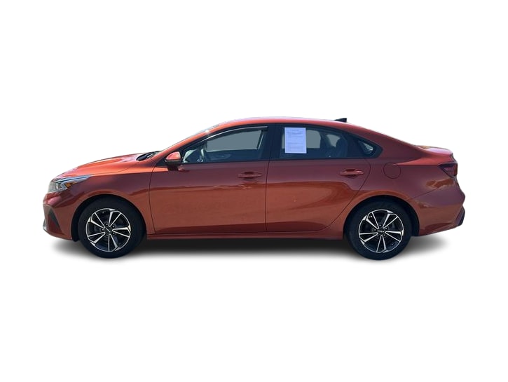 Thumbnail: 2023 Kia Forte - 3