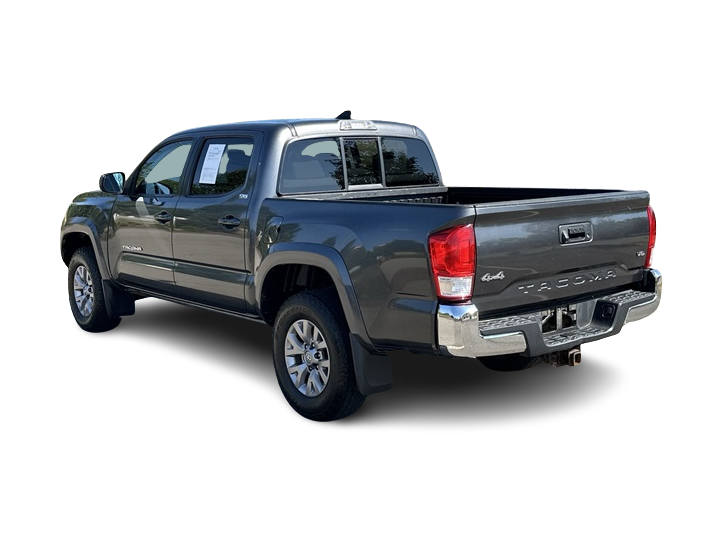 Thumbnail: 2017 Toyota Tacoma - 4