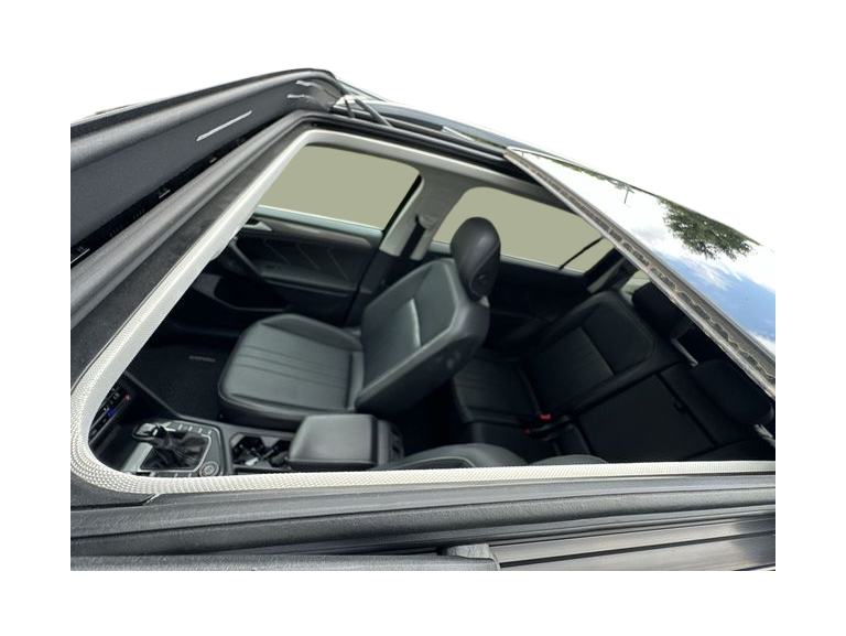 Thumbnail: 2022 Volkswagen Tiguan - 17