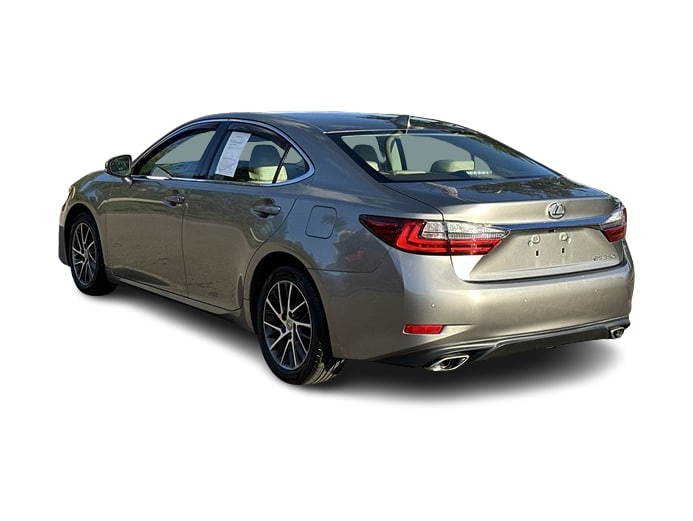 Thumbnail: 2017 Lexus ES - 4