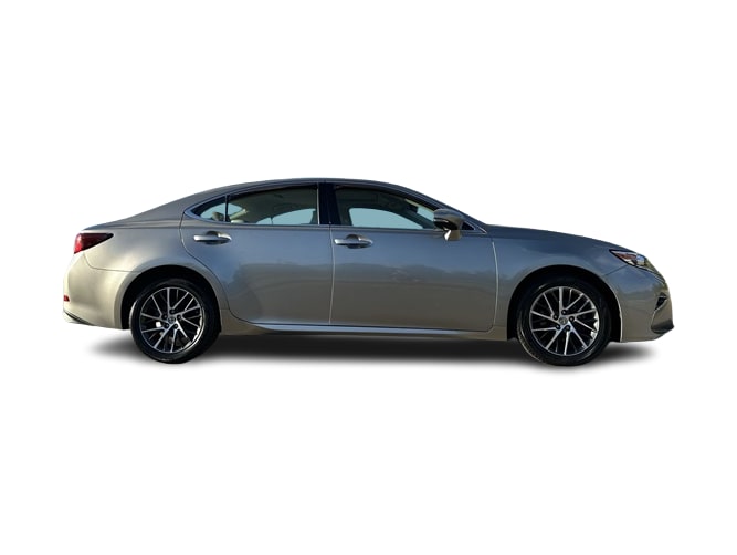Thumbnail: 2017 Lexus ES - 17
