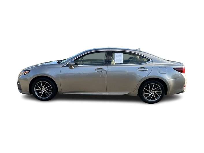 Thumbnail: 2017 Lexus ES - 3