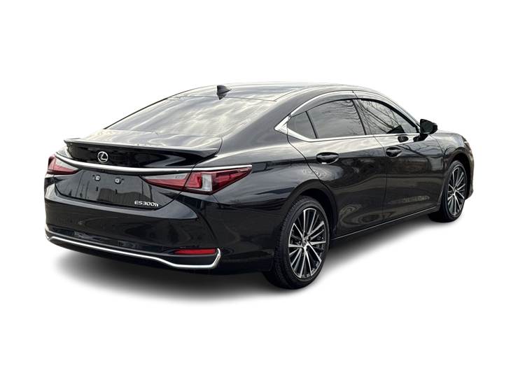 2025 Lexus ES Hybrid 300h 33