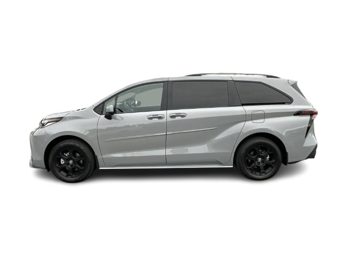 Thumbnail: 2026 Toyota Sienna - 3