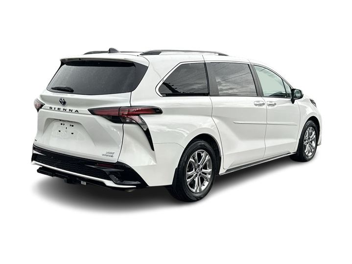 Thumbnail: 2023 Toyota Sienna - 32