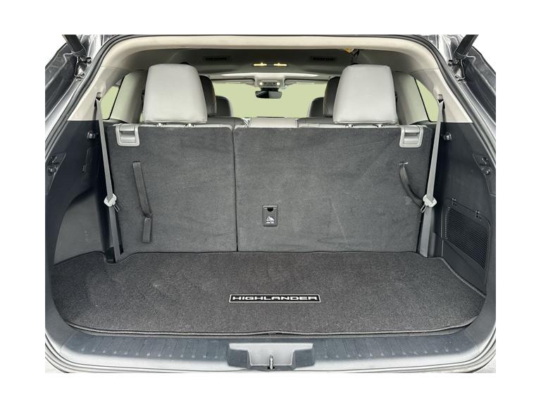 Thumbnail: 2022 Toyota Highlander - 16