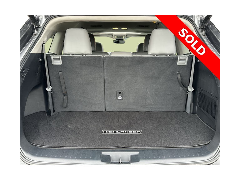 Thumbnail: 2022 Toyota Highlander - 16