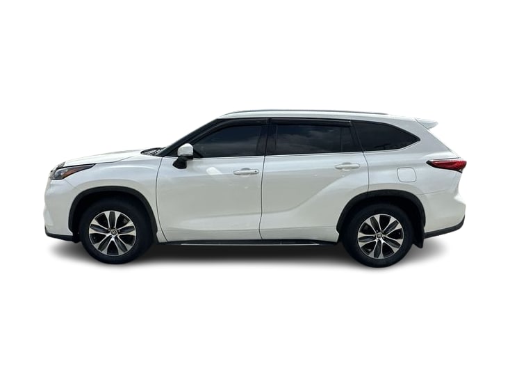 Thumbnail: 2020 Toyota Highlander - 3